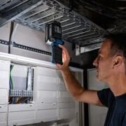 Bosch GLI 18V-800 Şarjlı Projektör (Akü hariç)